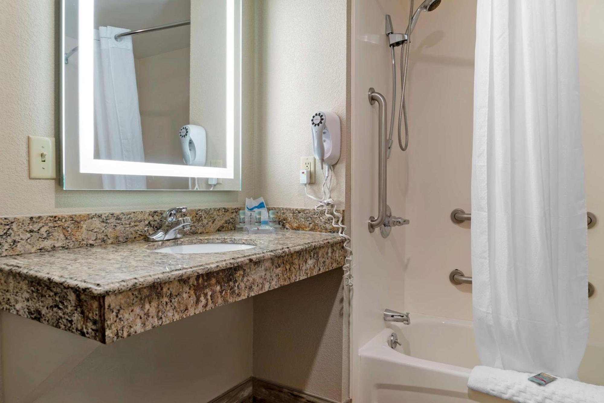 Best Western Executive Inn & Suites Grand Rapids Exterior foto